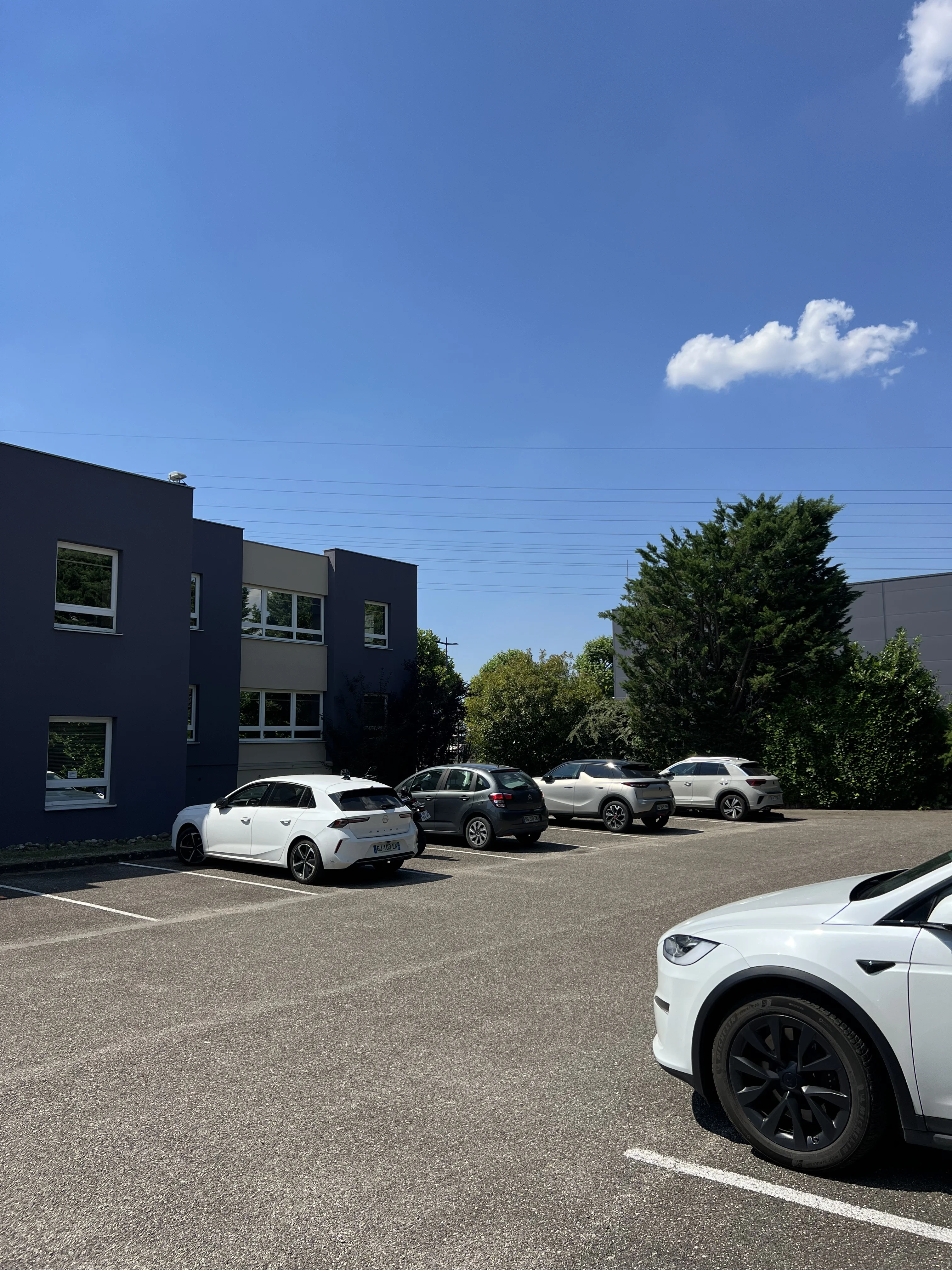 Parking et bâtiment